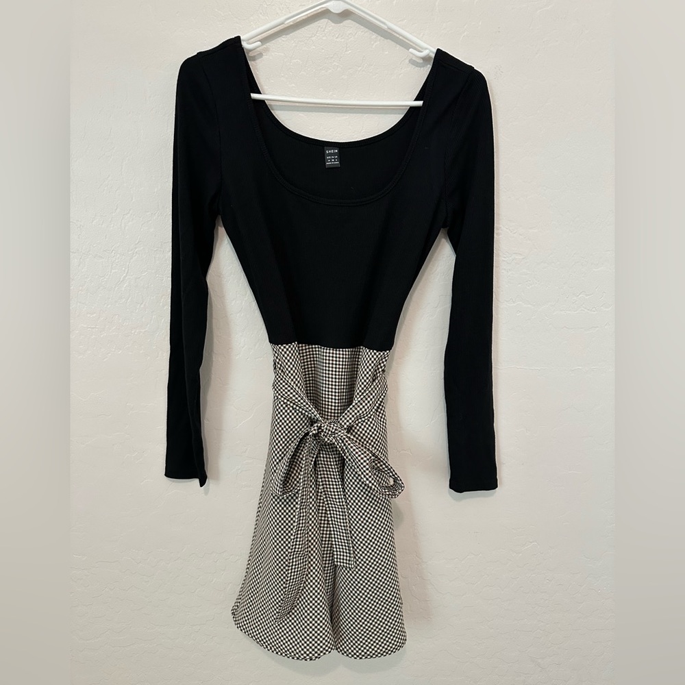 Emery Rose Gingham Scoop Neck Belted Fit & Flare Dress